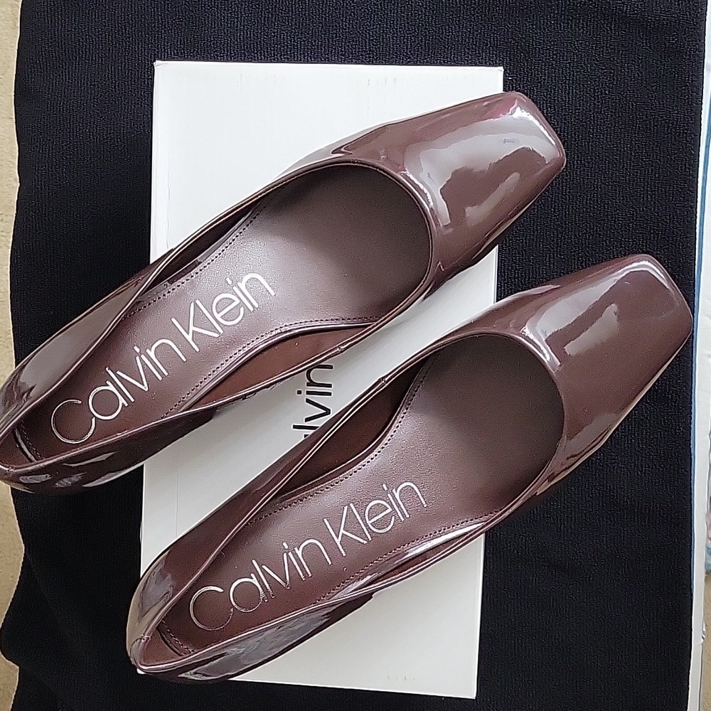 CALVIN KLEIN square toe heels